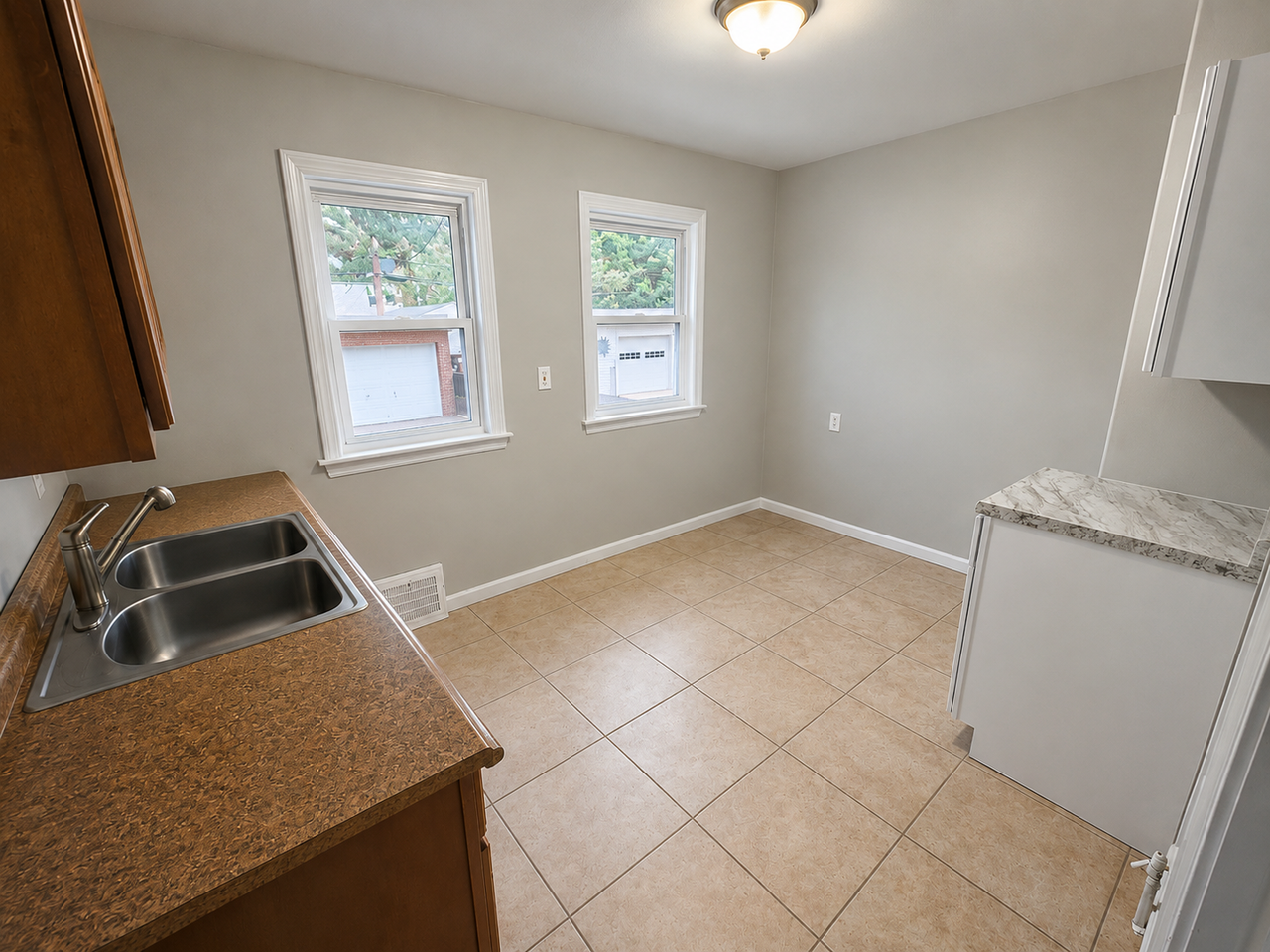 21751 Priday Ave - Photo 5 of 12
