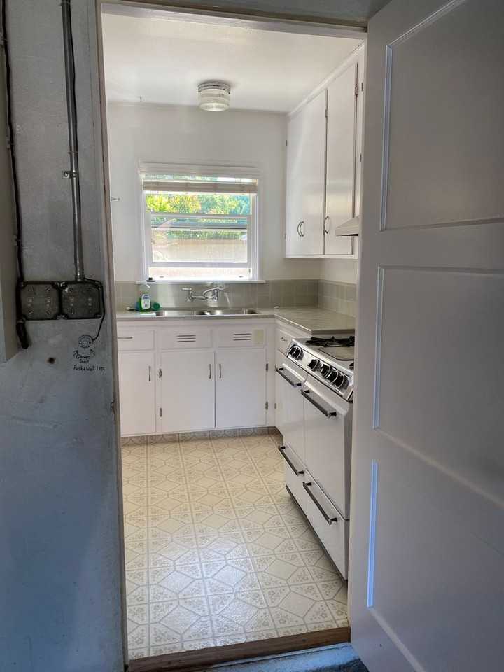 239 Santa Lucia Dr - Photo 6 of 36