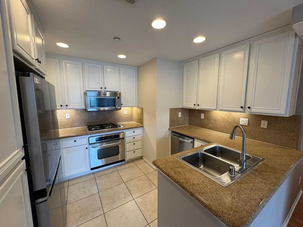 5096 Plaza Promenade - Photo 5 of 21