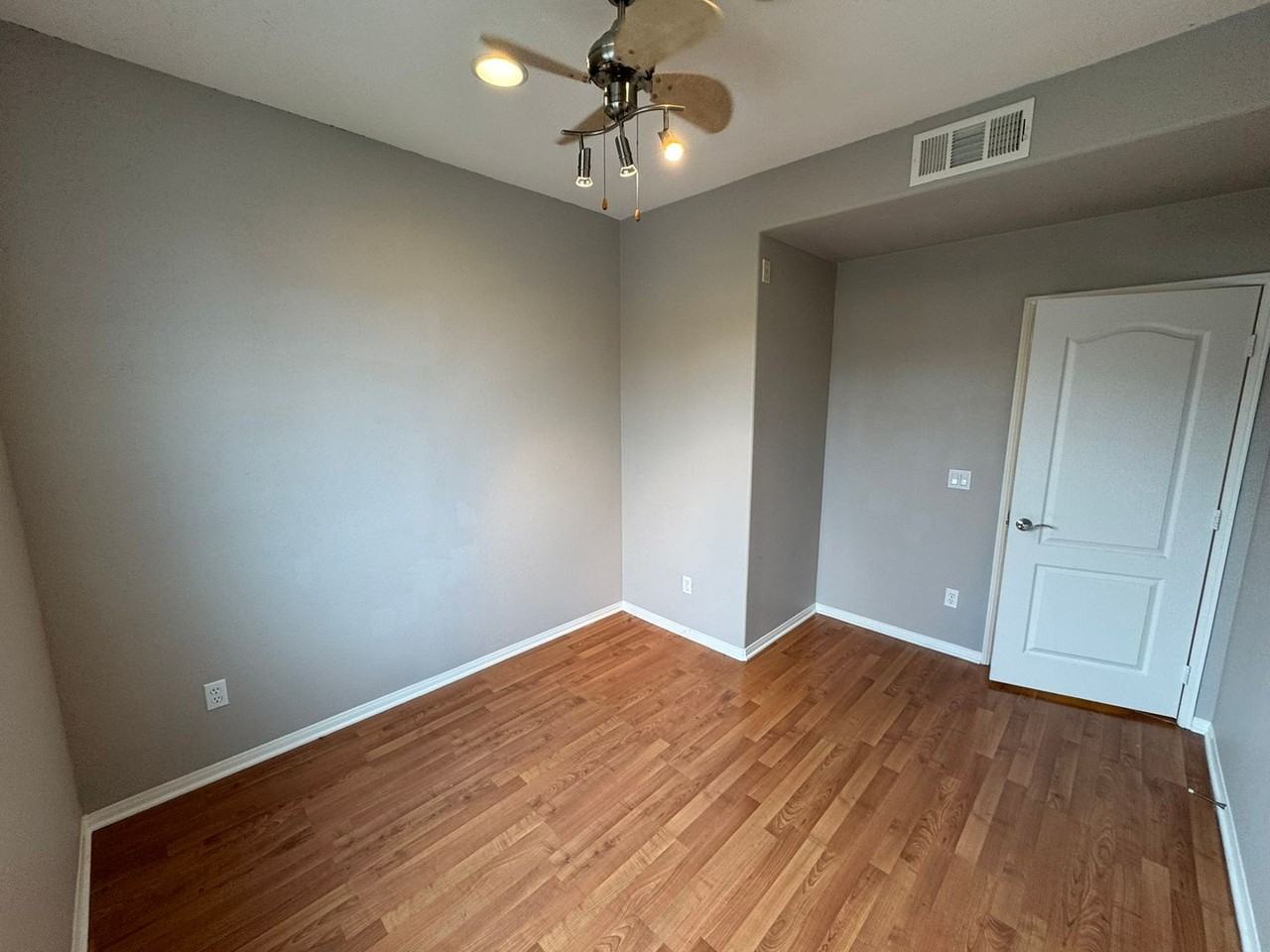 5096 Plaza Promenade - Photo 6 of 17