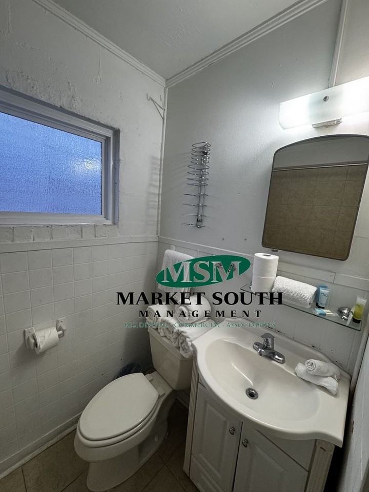 317 W Huntingdon St - Photo 7 of 17