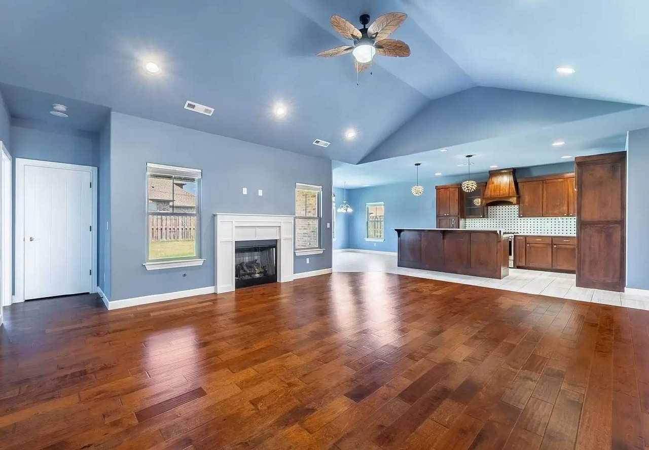 2400 Sw Worthington Ave - Photo 2 of 21