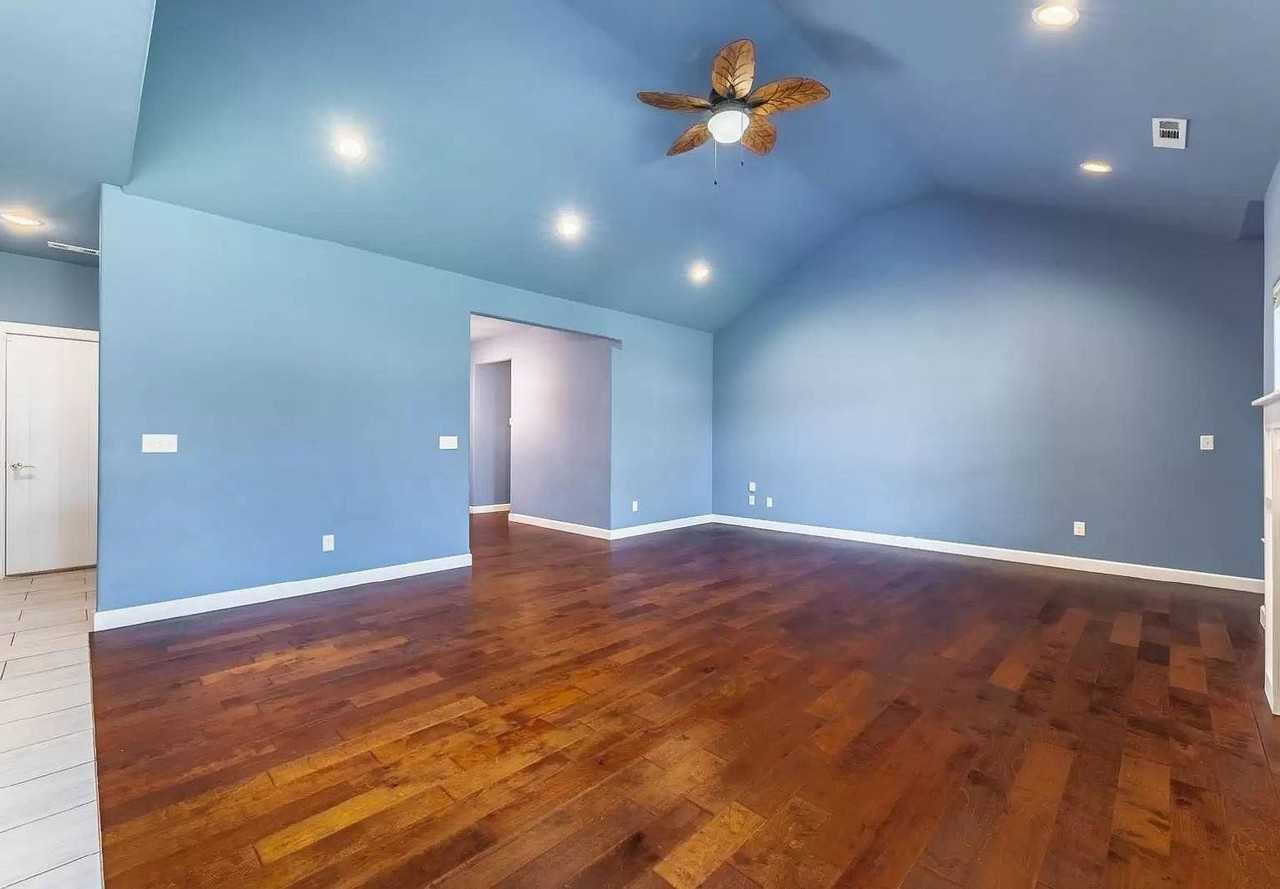 2400 Sw Worthington Ave - Photo 4 of 21