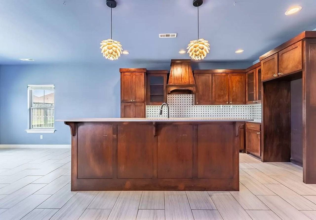 2400 Sw Worthington Ave - Photo 6 of 21