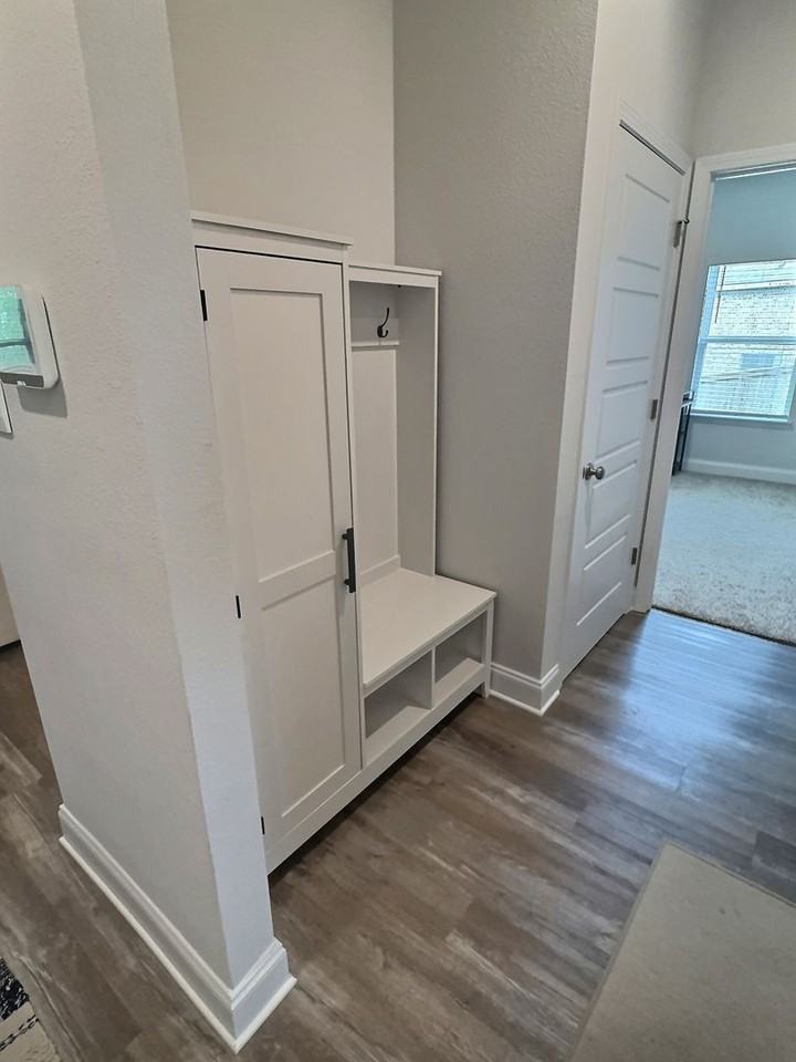 11404 Harrison Ct - Photo 3 of 38