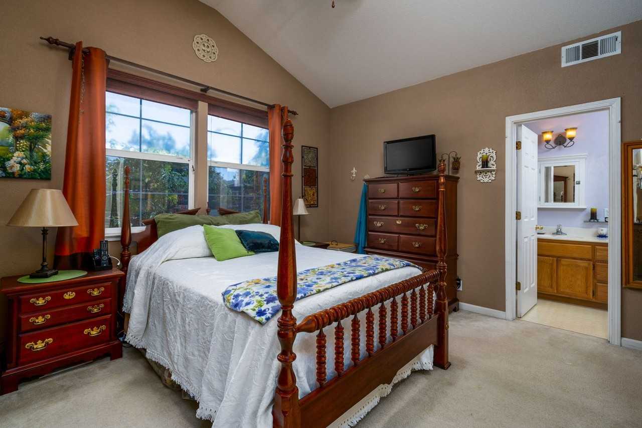 2277 Halsey Cir - Photo 6 of 10