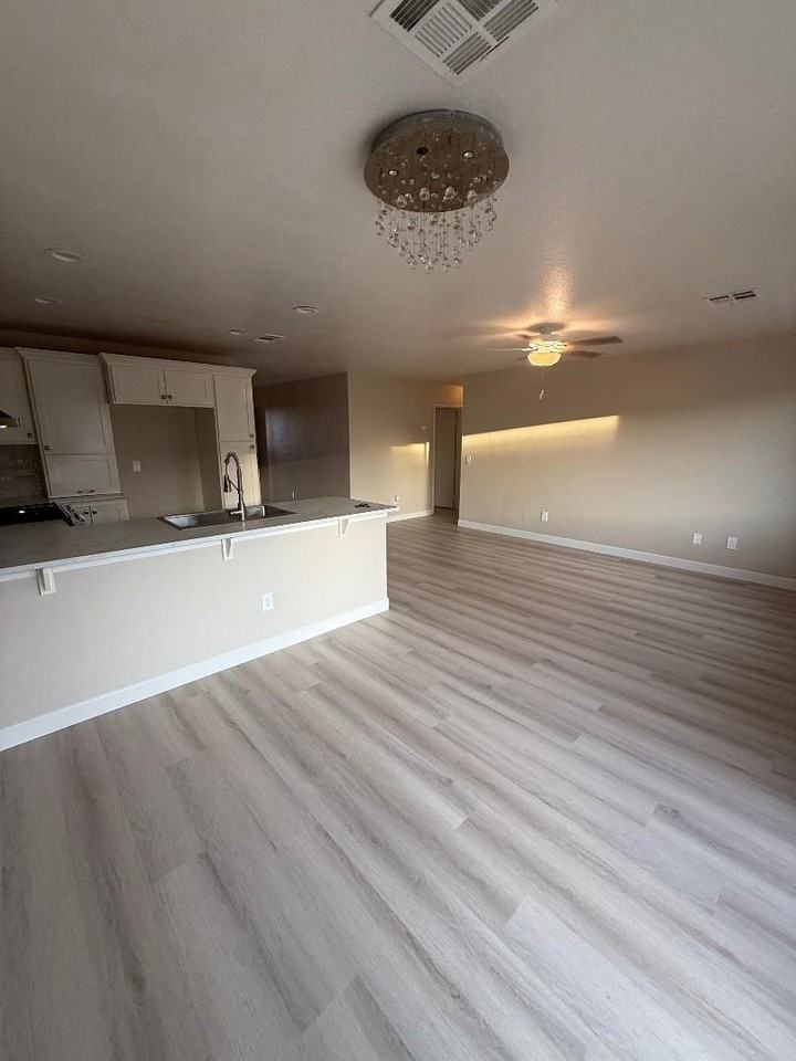 701 E Rivera Ave - Photo 4 of 17