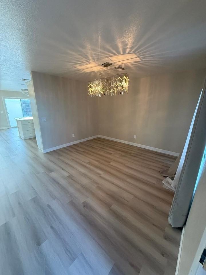 701 E Rivera Ave - Photo 5 of 17