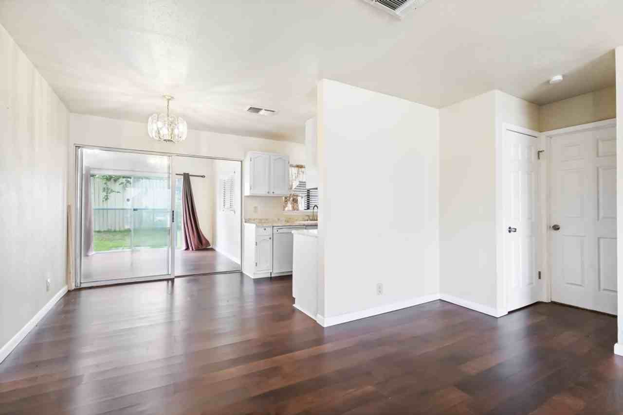 4907 Dare Ln - Photo 6 of 24