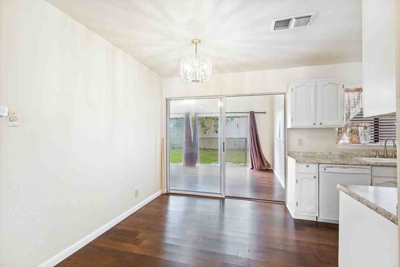 4907 Dare Ln - Photo 7 of 24