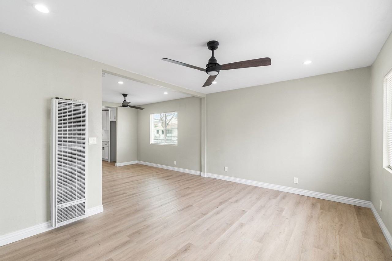 1570 W 226th St - Photo 7 of 24