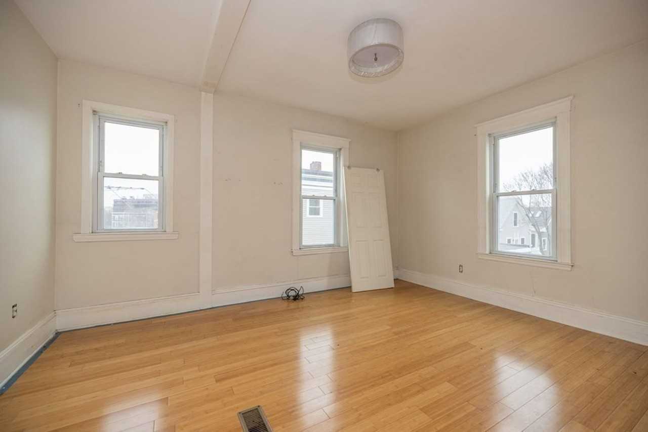342 Allston St - Photo 3 of 21