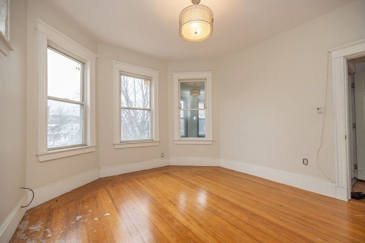 342 Allston St - Photo 4 of 21