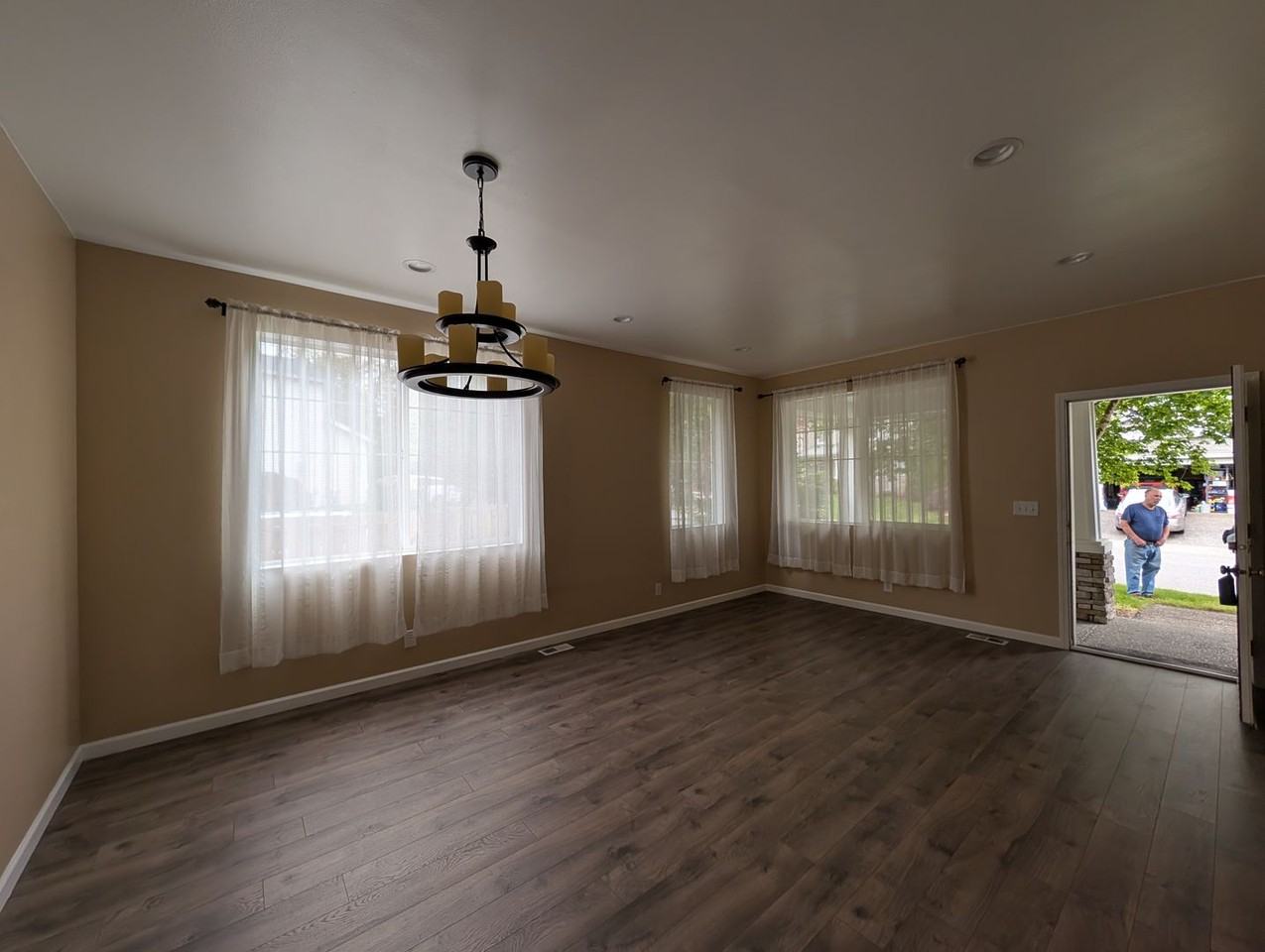 12909 67th Ave Se - Photo 4 of 25