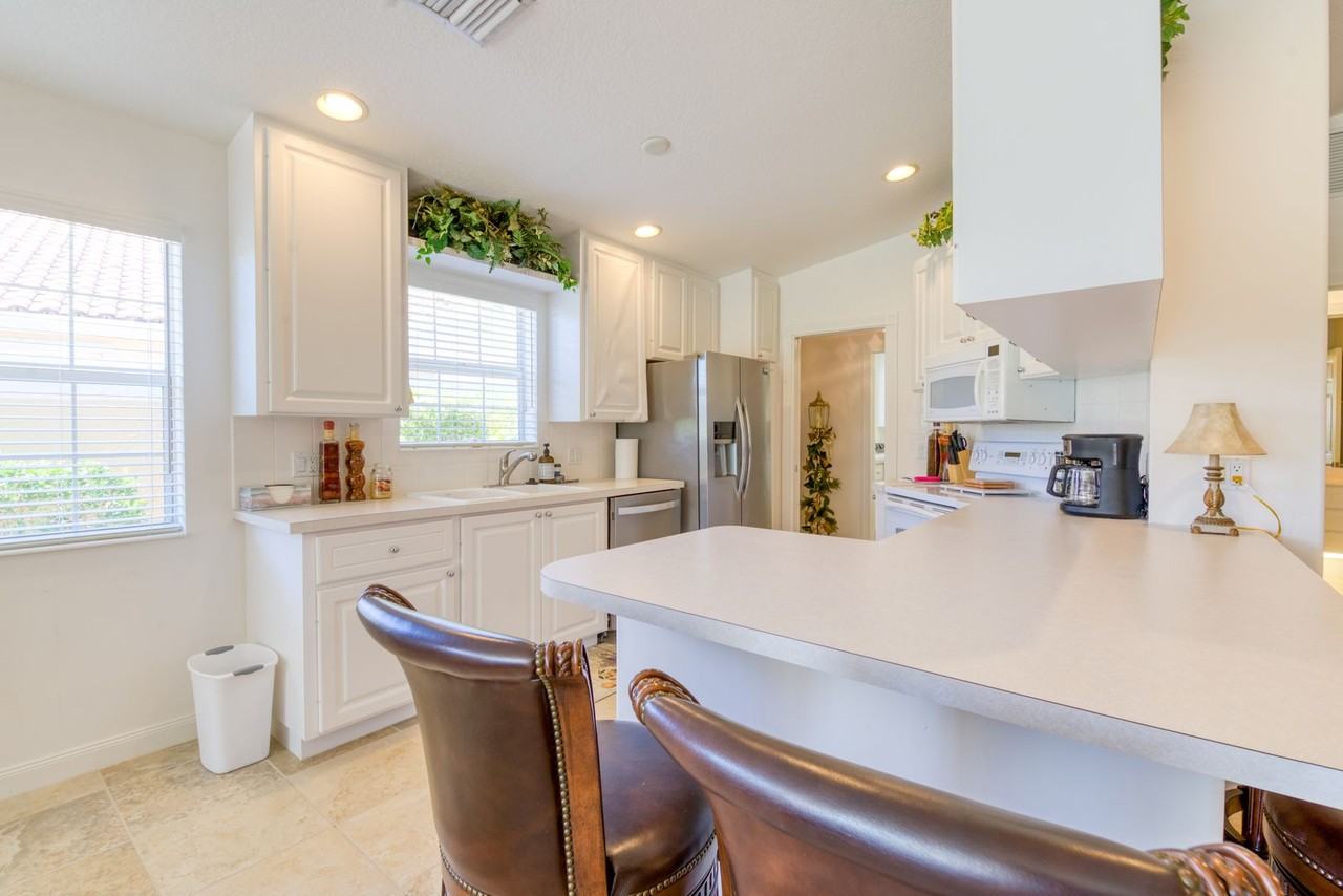 7390 Emilia Ln - Photo 2 of 8