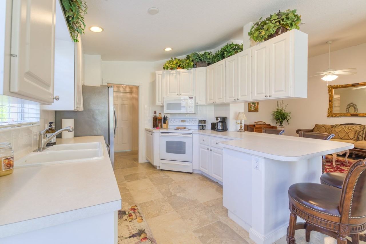 7390 Emilia Ln - Photo 3 of 8