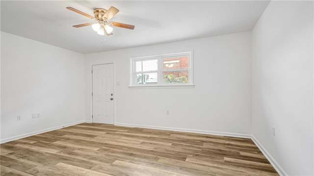 6608 Dauphine St - Photo 7 of 8