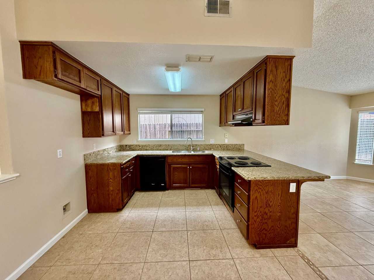 8208 Charlotte Ave - Photo 2 of 15