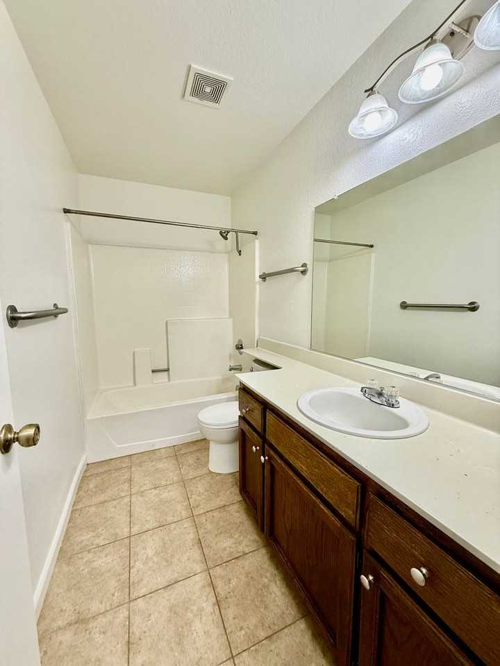 8208 Charlotte Ave - Photo 7 of 15