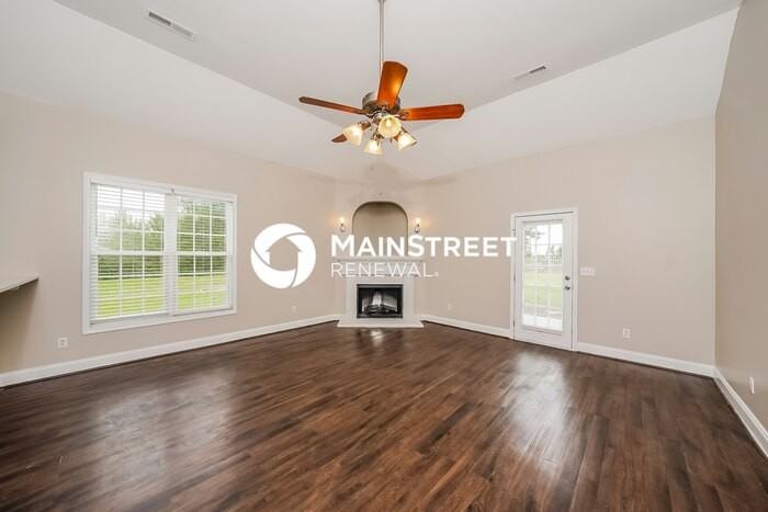 4497 Canterbury St - Photo 3 of 15