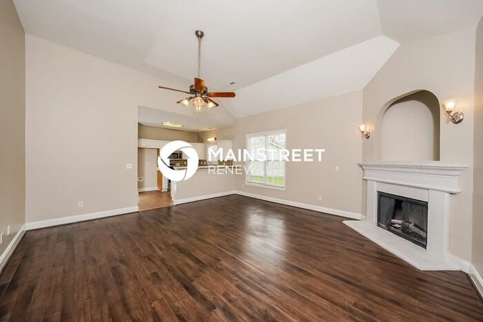 4497 Canterbury St - Photo 4 of 15