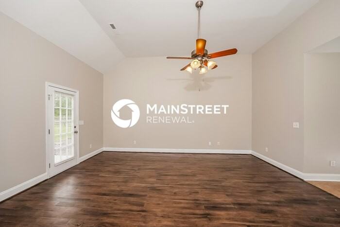 4497 Canterbury St - Photo 5 of 15