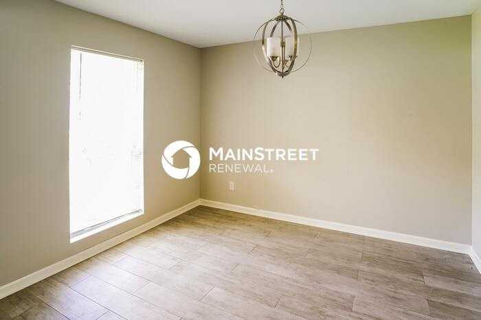 2657 S Woodloch St - Photo 5 of 16