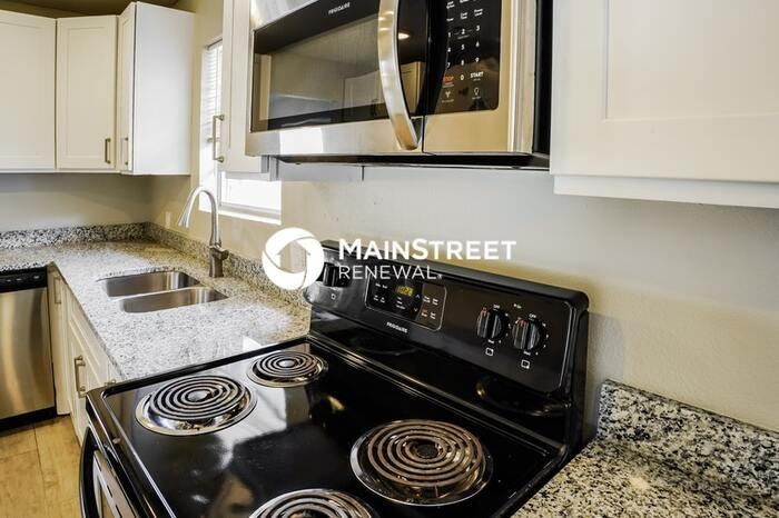 2657 S Woodloch St - Photo 7 of 16