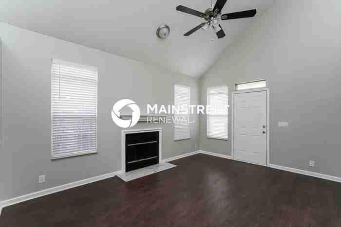 922 Bexhill Ct S - Photo 2 of 17