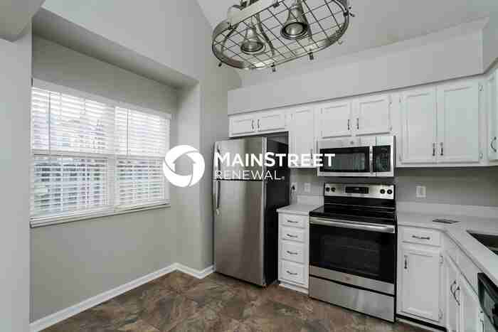 922 Bexhill Ct S - Photo 7 of 17