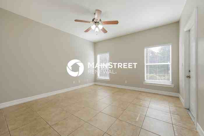 6017 Jonathan Ave - Photo 3 of 16