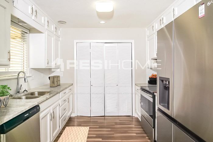2212 Cecille Dr Sw - Photo 2 of 17