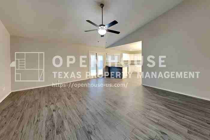 2611 Sprucewood Ln - Photo 5 of 20