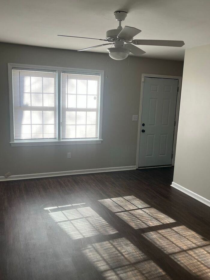 403 College St #C04 - Photo 3 of 39