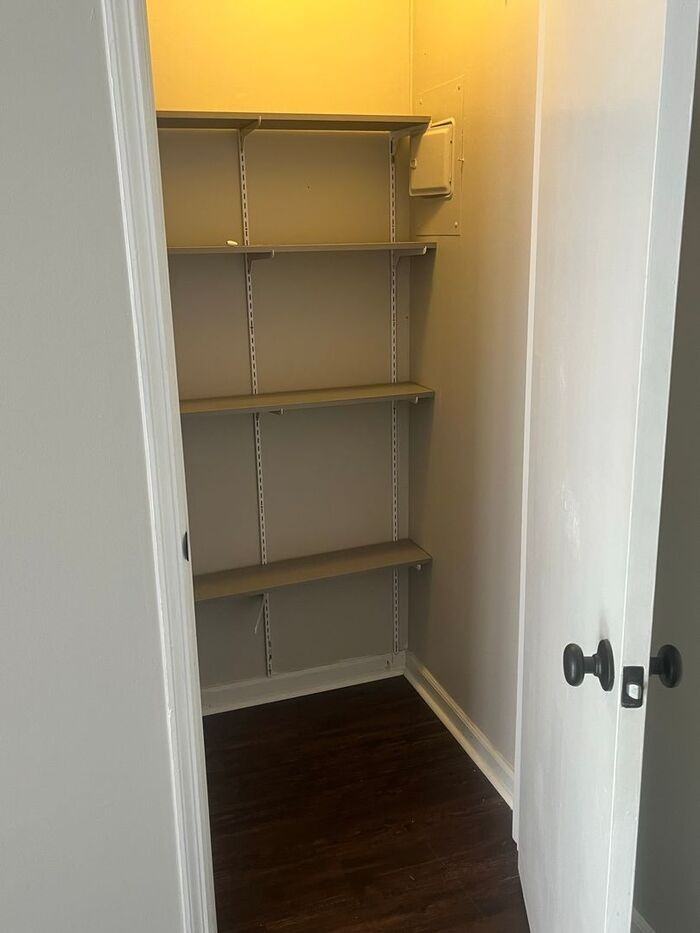 403 College St #C04 - Photo 4 of 39