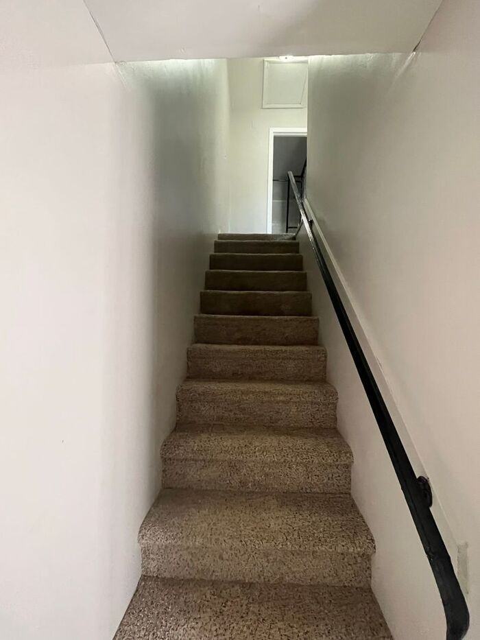 403 College St #C04 - Photo 5 of 39