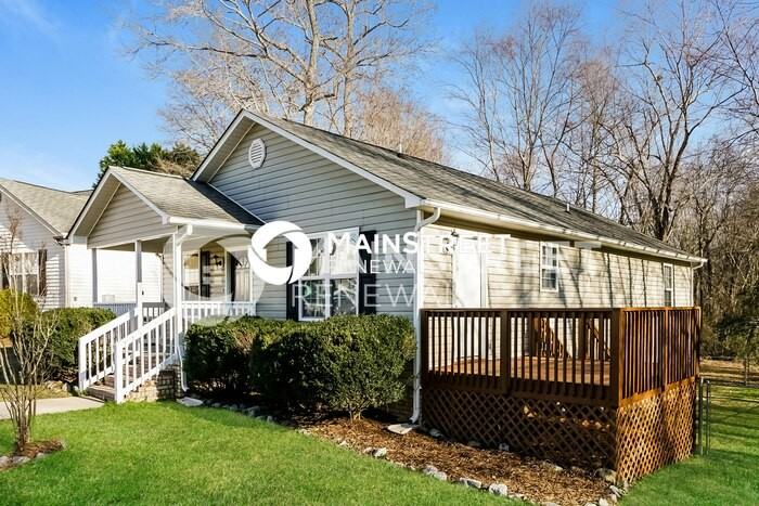 240 Mitchell Ave - Photo 3 of 15