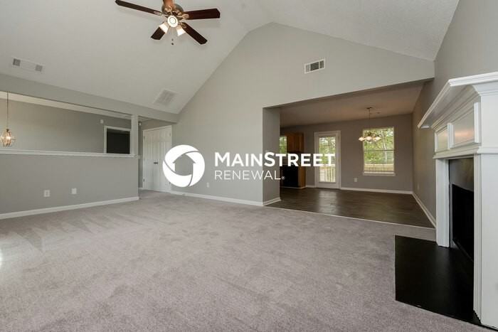 3379 Creekview Dr - Photo 4 of 17