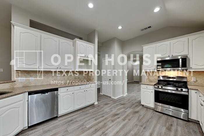 8705 Sunset Trace Dr - Photo 6 of 20