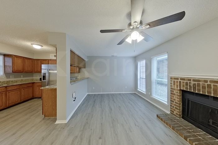 822 Courtenay Pl - Photo 4 of 23
