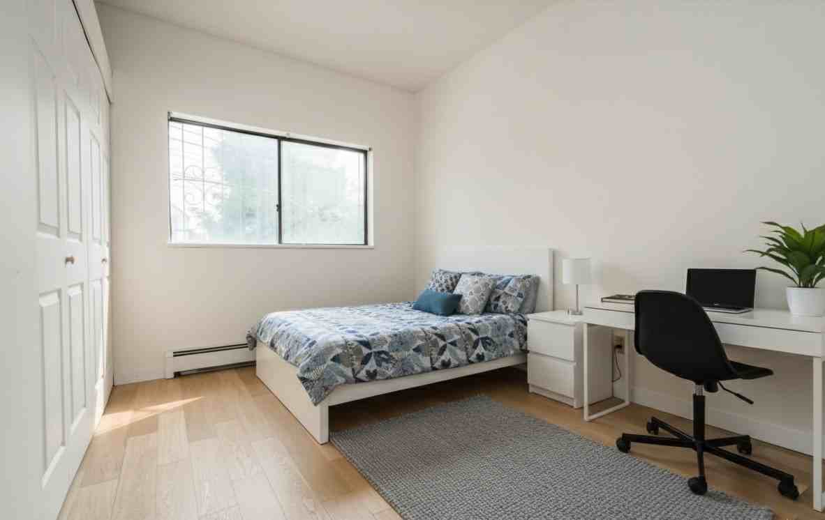 426 East Hastings Street - Photo 2 of 6