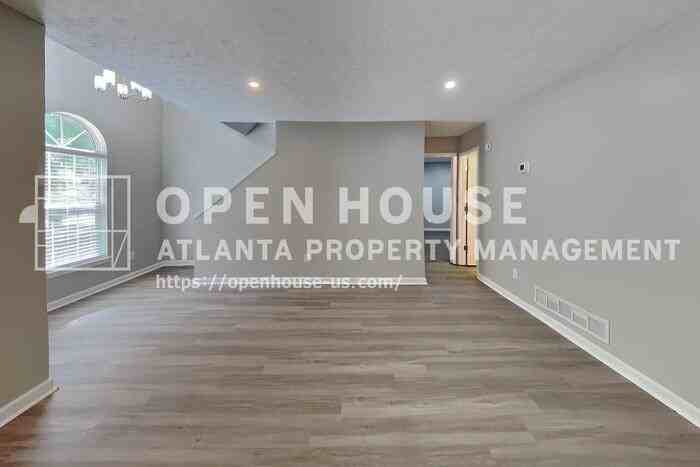 620 Gregory Manor Dr Sw - Photo 4 of 20