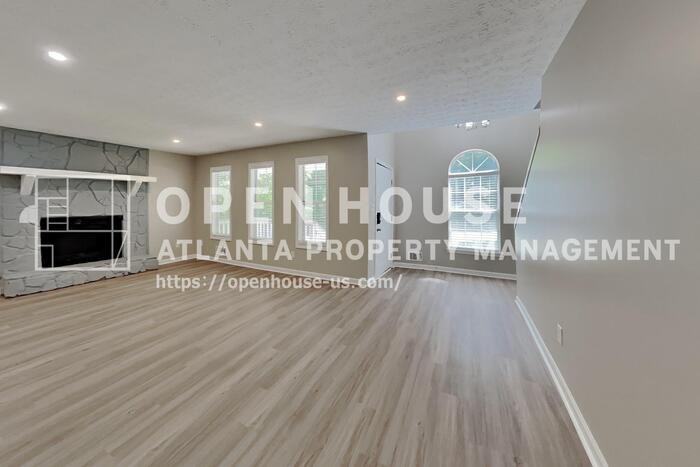 620 Gregory Manor Dr Sw - Photo 5 of 20
