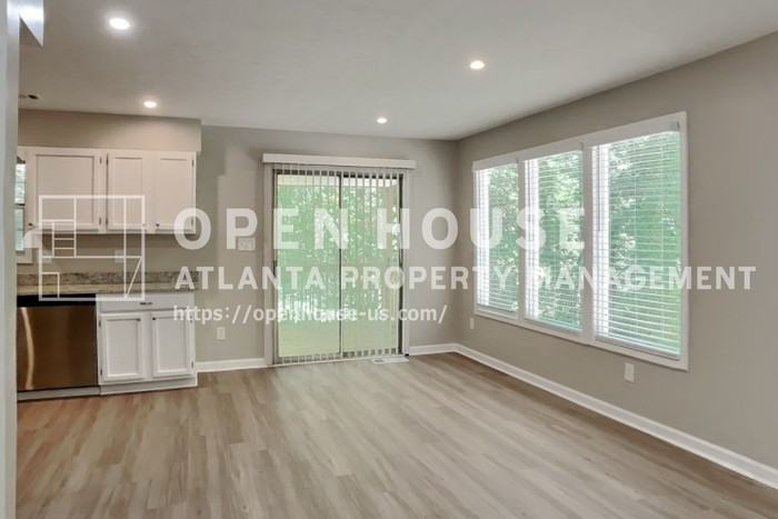620 Gregory Manor Dr Sw - Photo 7 of 20