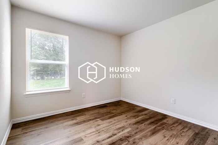1620 Mockingbird Ln - Photo 7 of 14