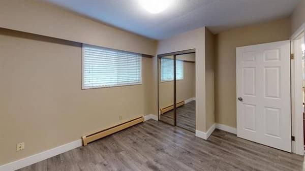 1471 Duthie Avenue - Photo 3 of 6