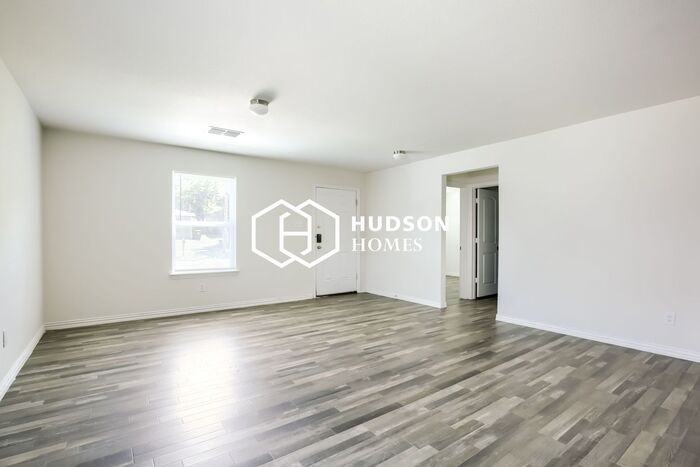 1110 Jones St - Photo 3 of 14