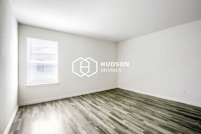 1110 Jones St - Photo 7 of 14