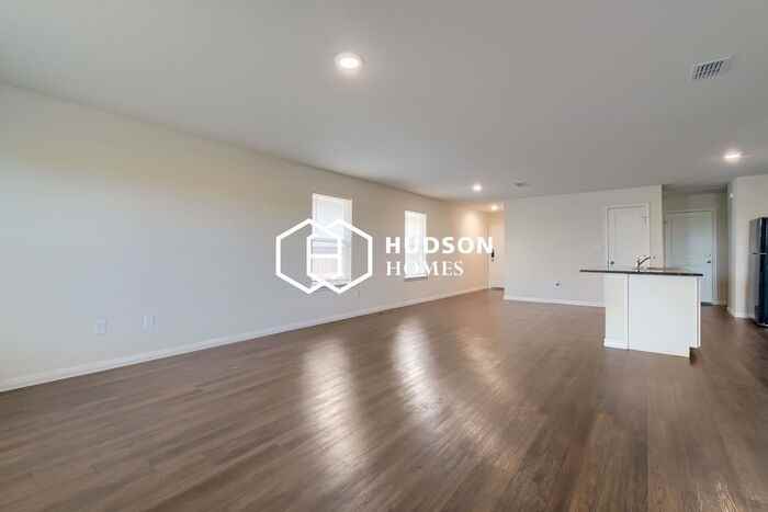 7610 Florence Dr - Photo 4 of 14