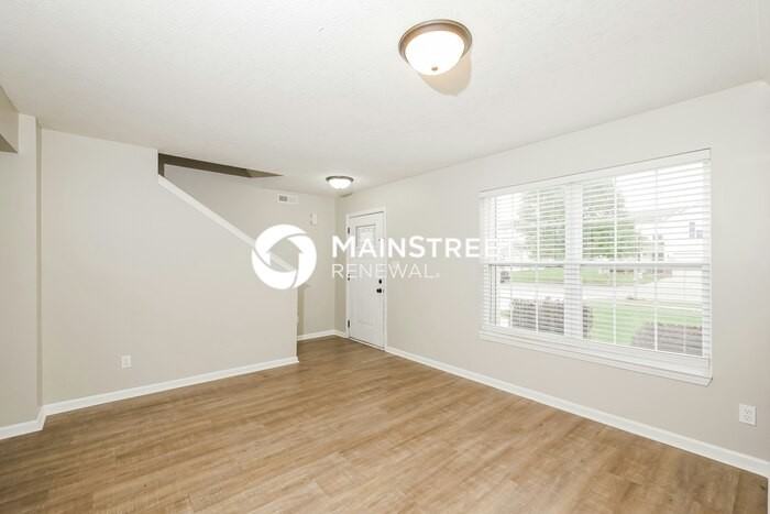 876 Tulip Ln - Photo 4 of 15